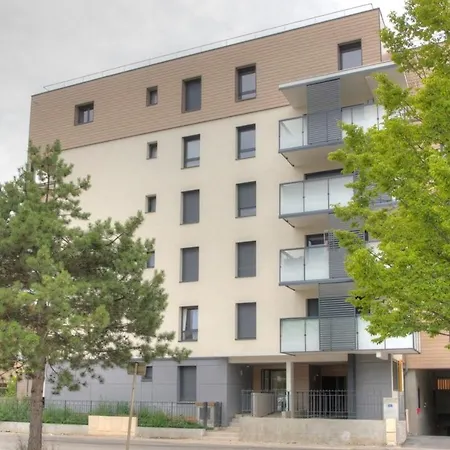 Levant T2 Avec Terrasse Et Vuemont-Blanc * فيرني-فولتير، أين