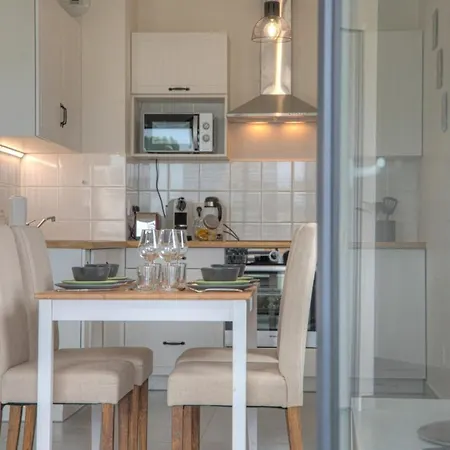 Levant T2 Avec Terrasse Et Vuemont-Blanc فيرني-فولتير، أين
